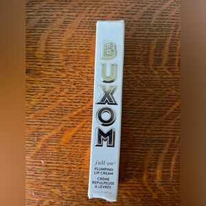 Buxom Lip Plumping Cream
